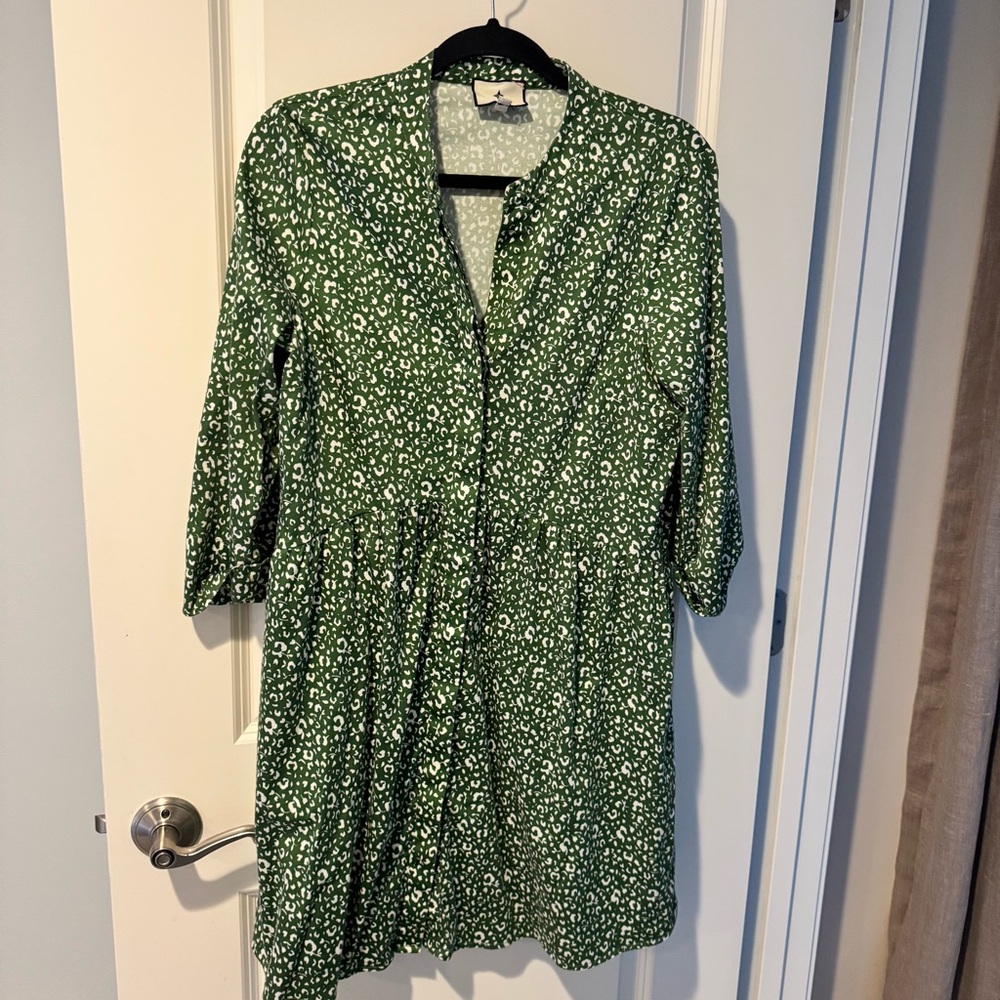Tuckernuck Royal Green Floral Print Button Front Mini Shirt Dress | M - Picture 2 of 7